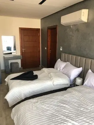 Tek Büyük Yataklı Oda