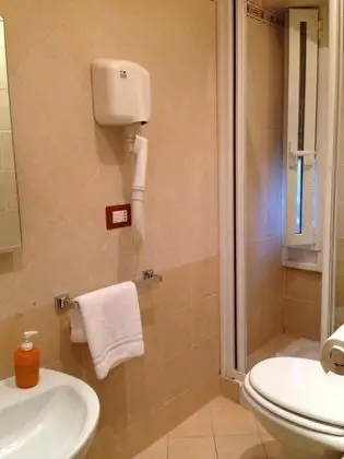 Standard Üç Kişilik Oda, Özel Banyo