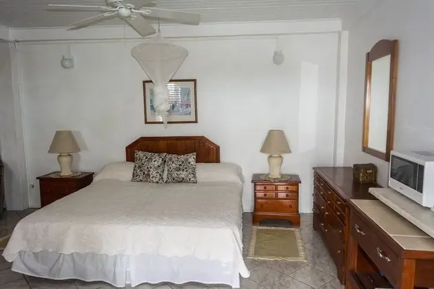 Cleopatra 1-Bed Sea-View Apt2