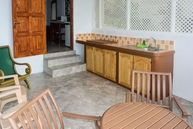Cleopatra 1-Bed Sea-View Apt2