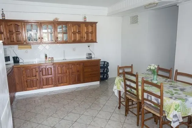 Cleopatra 1-Bed Sea-View Superior Apt-4