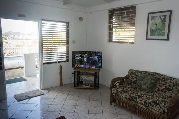 Cleopatra 1-Bed Sea-View Superior Apt-4