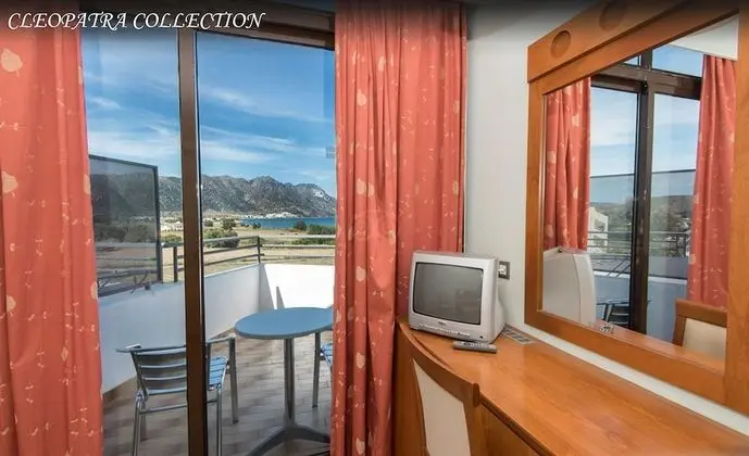 Standard Tek Büyük veya İki Ayrı Yataklı Oda, Balkon, Bahçe Manzaralı