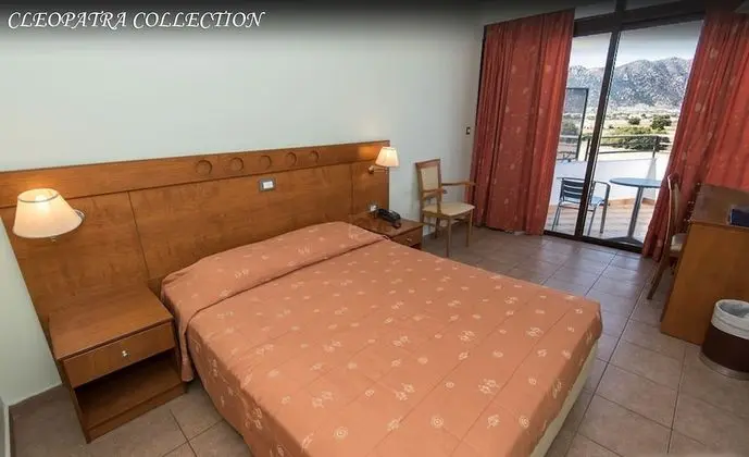 Standard Tek Büyük veya İki Ayrı Yataklı Oda, Balkon, Bahçe Manzaralı