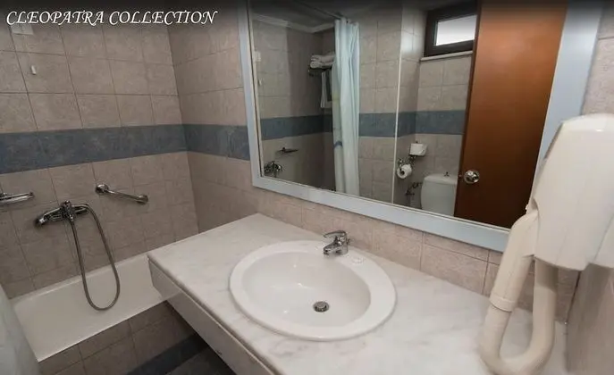 Standard Tek Büyük veya İki Ayrı Yataklı Oda, Balkon, Bahçe Manzaralı