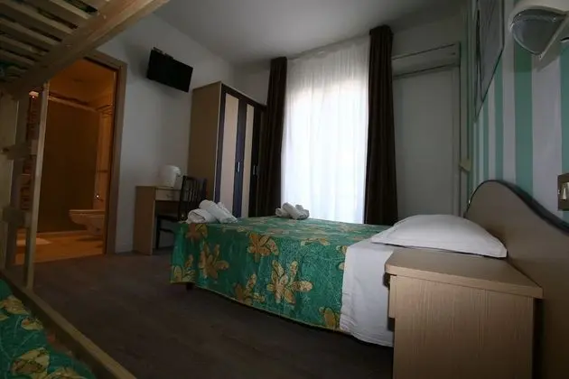 Tek Büyük veya İki Ayrı Yataklı Oda