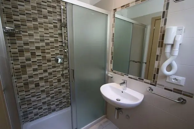 Tek Büyük veya İki Ayrı Yataklı Oda