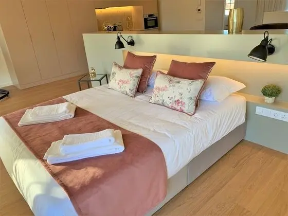 Premium Tek Büyük Yataklı Oda, Balkon, Şehir Manzaralı (Prime 7)
