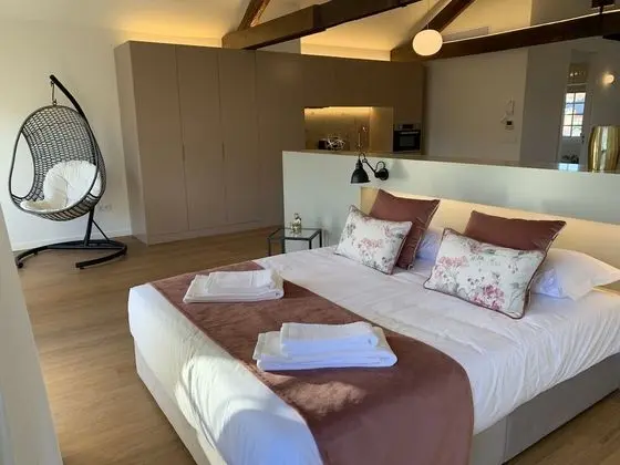 Premium Tek Büyük Yataklı Oda, Balkon, Şehir Manzaralı (Prime 7)