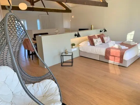 Premium Tek Büyük Yataklı Oda, Balkon, Şehir Manzaralı (Prime 7)