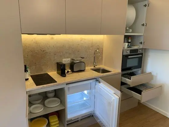 Premium Tek Büyük Yataklı Oda, Balkon, Şehir Manzaralı (Prime 7)