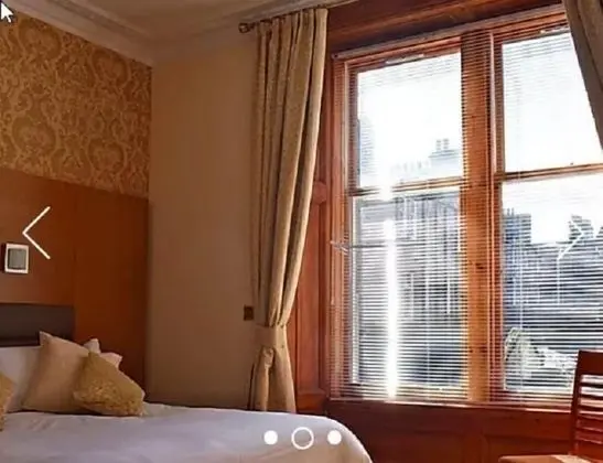 Tek Büyük veya İki Ayrı Yataklı Oda, 1 Yatak Odası