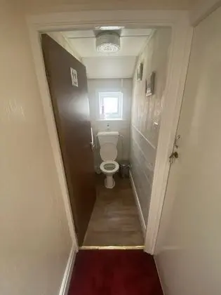 İki Ayrı Yataklı Oda, Ortak Banyo