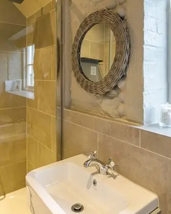 Tek Büyük Yataklı Oda, Banyolu/Duşlu, Bahçe Manzaralı (Long House)