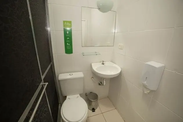 Tek Büyük Yataklı Oda, Ortak Banyo