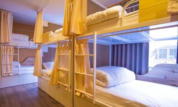 6 Bunk Beds Mixed Dormitory