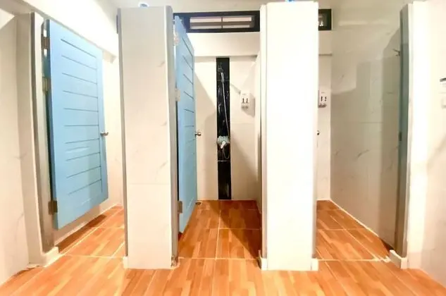 6 Bunk Beds Mixed Dormitory