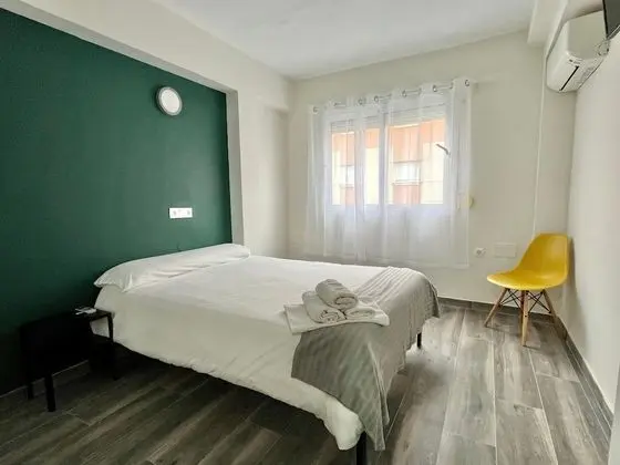 Tek Büyük Yataklı Oda, Ortak Banyo