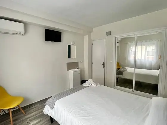 Tek Büyük Yataklı Oda, Ortak Banyo
