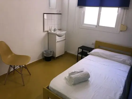 Tek Kişilik Oda, Ortak Banyo