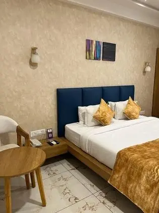 Premium Tek Büyük Yataklı Oda