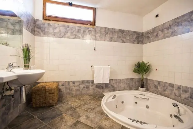 Villa, Birden Çok Yatak Odası, Şömine