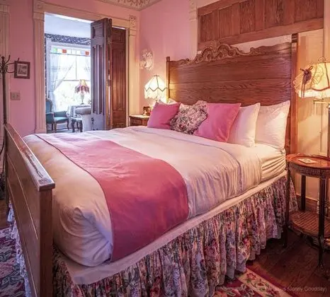 Süit, Özel Banyo (Sarah Bernhardt, 1880s Cliff Cottage)