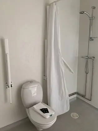 Tek Büyük veya İki Ayrı Yataklı Oda, Engellilere Uygun, Özel Banyo