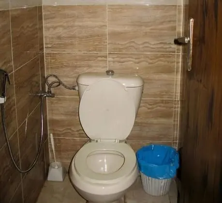 İki Ayrı Yataklı Oda, 2 Tek Kişilik Yatak, Ortak Banyo
