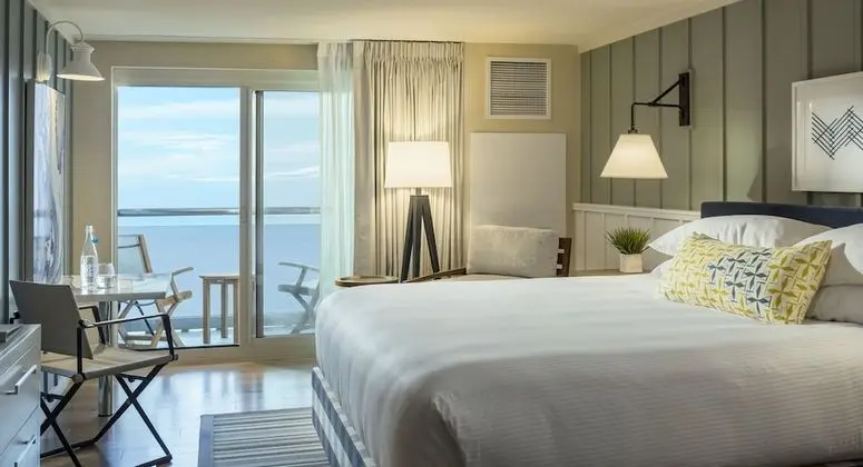 Süit, 2 Yatak Odası, Okyanusa Sıfır (Ledges Two Bedroom Oceanfront Suite)