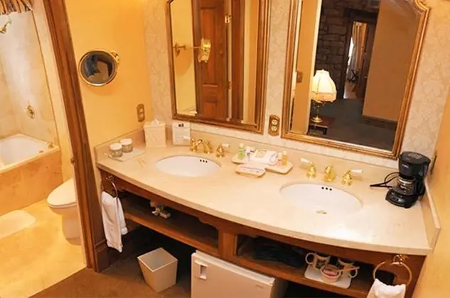 Katherine Lee Bates Suite