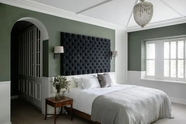 Estate Room