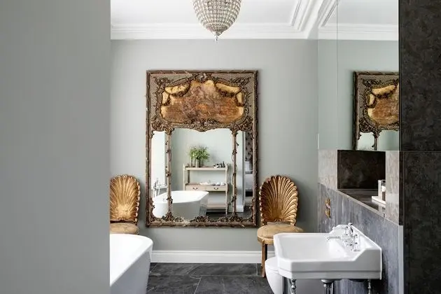 Estate Room
