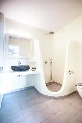Standard Stüdyo, Kısmi Deniz Manzaralı