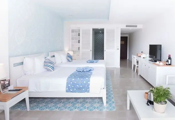 Azul Room, Garden View
