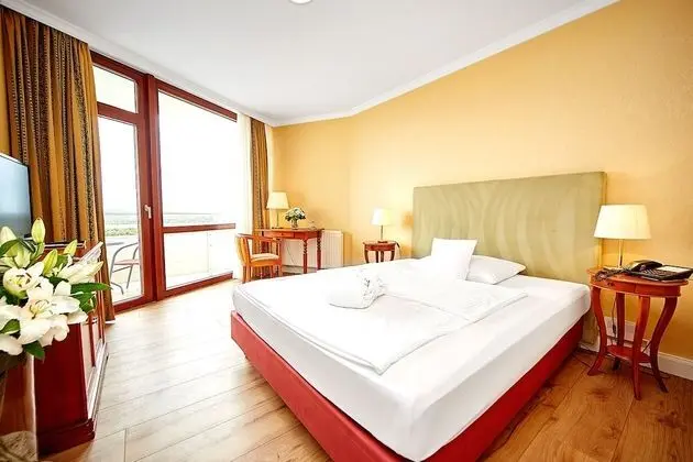 Romantic Tek Büyük Yataklı Oda, 1 Çift Kişilik Yatak (small)