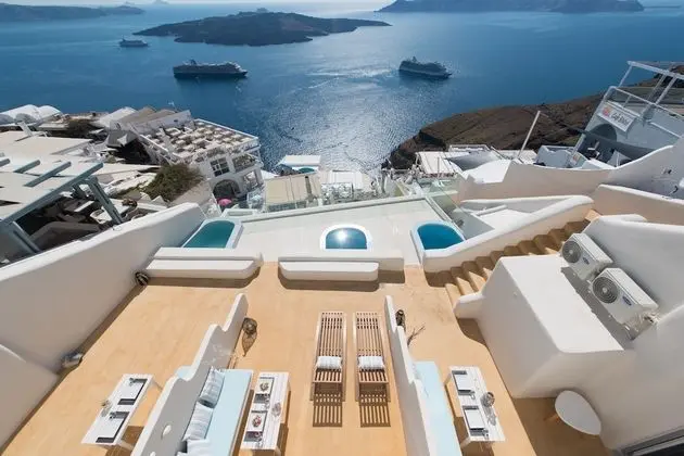 Deluxe Suite with Caldera View and Private Jacuzzi