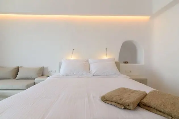 Deluxe Suite with Caldera View and Private Jacuzzi