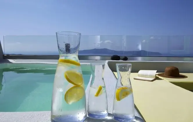 Deluxe Suite with Caldera View and Private Jacuzzi