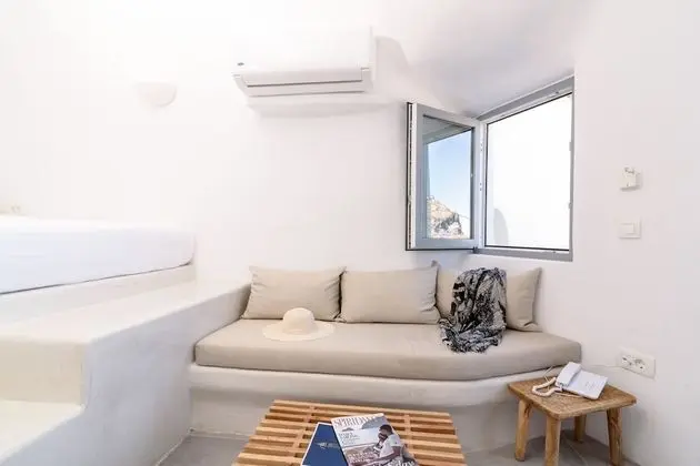 Deluxe Suite with Caldera View and Private Jacuzzi