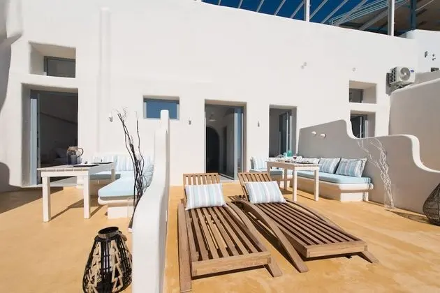 Deluxe Suite with Caldera View and Private Jacuzzi