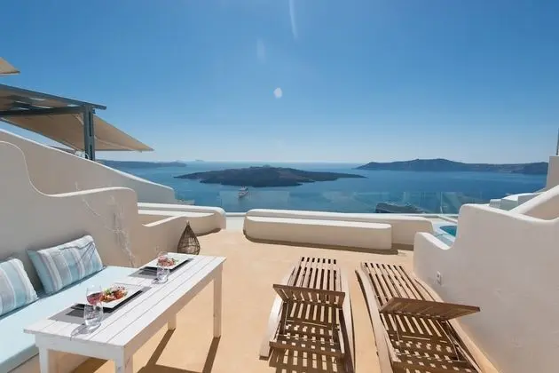 Deluxe Suite with Caldera View and Private Jacuzzi