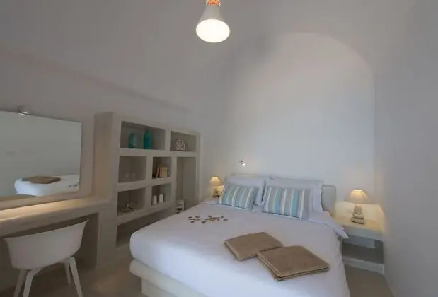 Deluxe Suite with Caldera View and Private Jacuzzi
