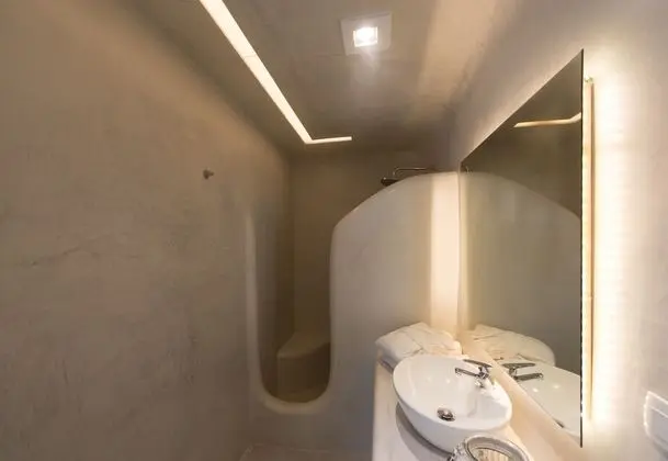 Deluxe Suite with Caldera View and Private Jacuzzi