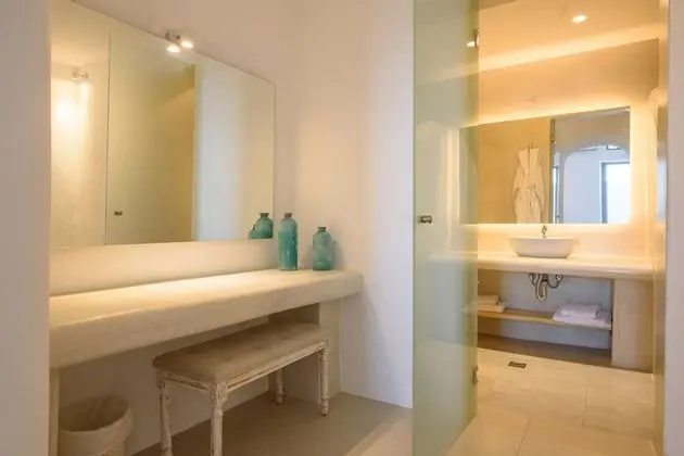 Deluxe Suite with Caldera View and Private Jacuzzi