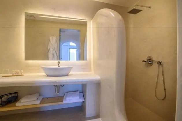 Deluxe Suite with Caldera View and Private Jacuzzi