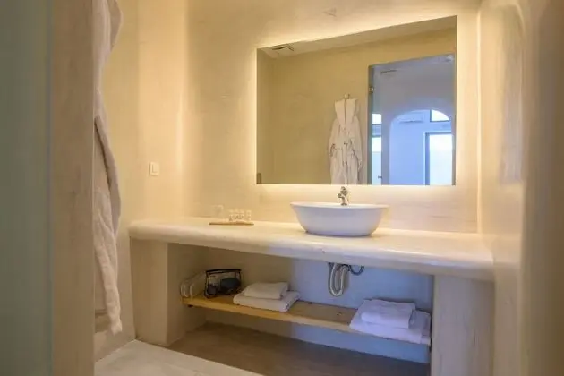 Deluxe Suite with Caldera View and Private Jacuzzi