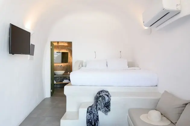 Junior Suite with Caldera View and Private Jacuzzi - A-