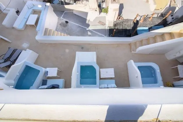 Superior Suite with Caldera View and Private Jacuzzi