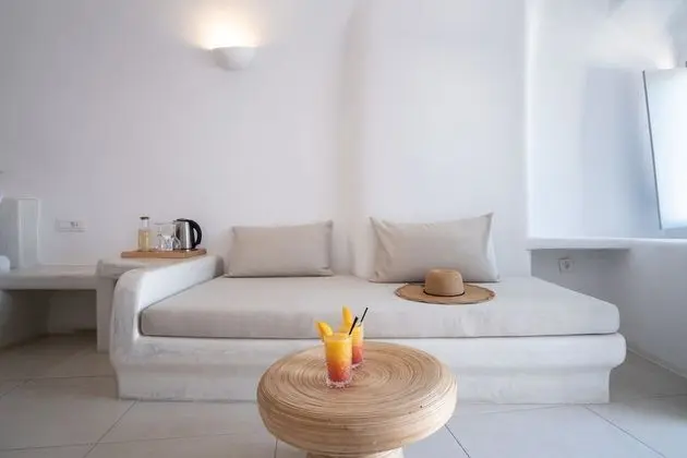 Superior Suite with Caldera View and Private Jacuzzi
